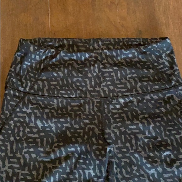 Lululemon all sport leggings / size 6 - Picture 2 of 4